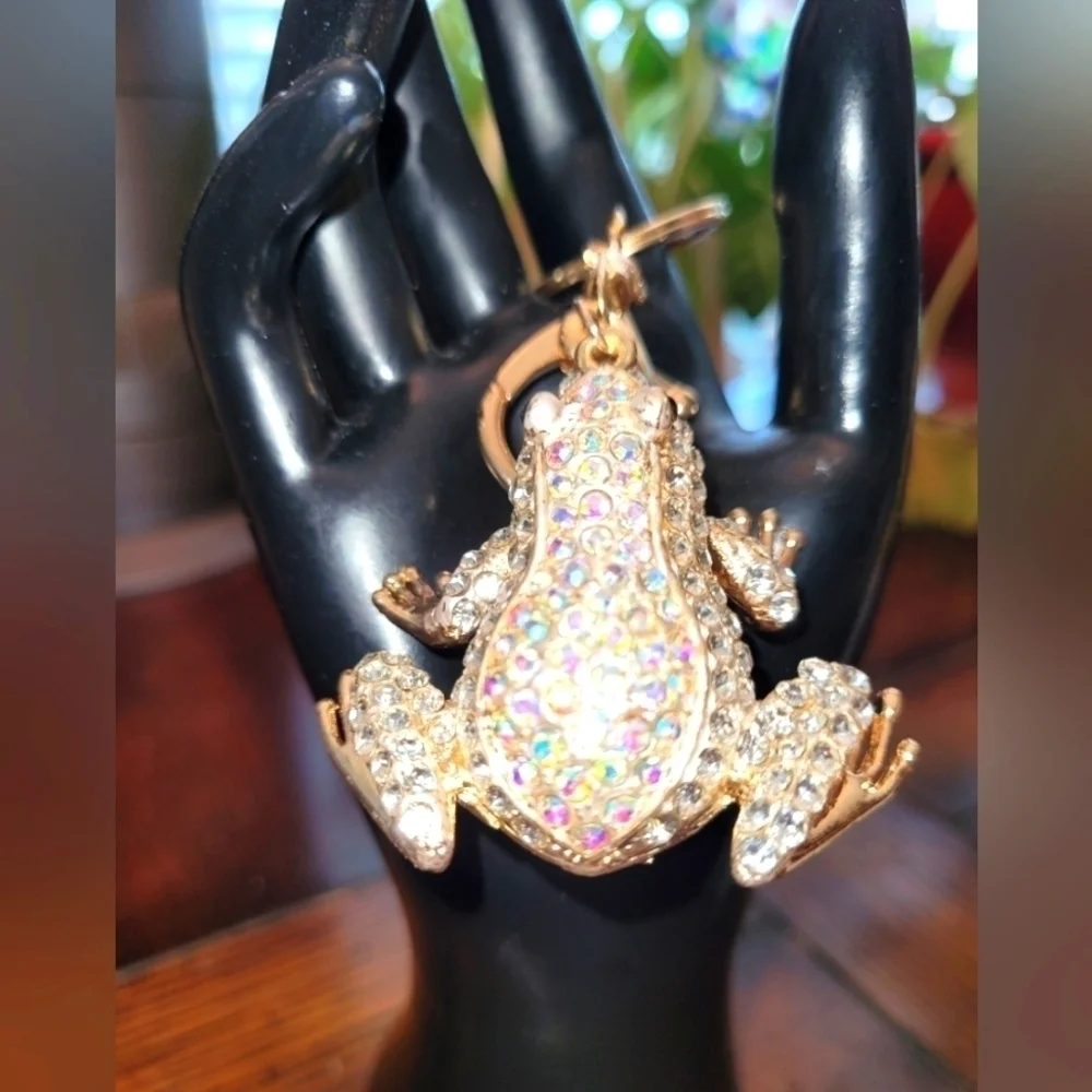 Bag Charm of White Frog - Picture 1 of 4